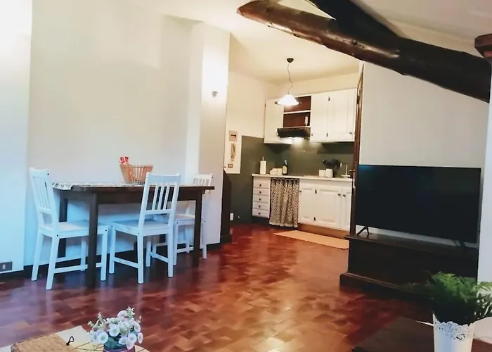 Appartement Mansarda In Centro Con Privata E Possibilità Garage