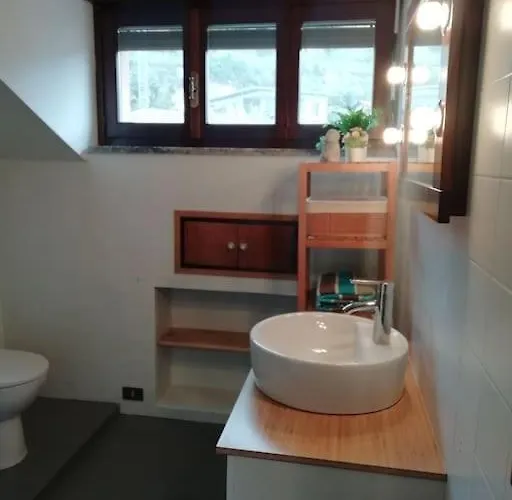 Mansarda In Centro Con Privata E Possibilità Garage Appartement Menaggio